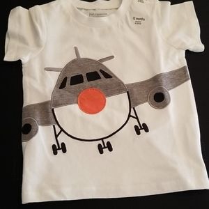 White T-shirt with airplane
